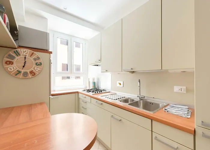 Saint Peters Luxury 3 Bedrooms Apartment Rom
